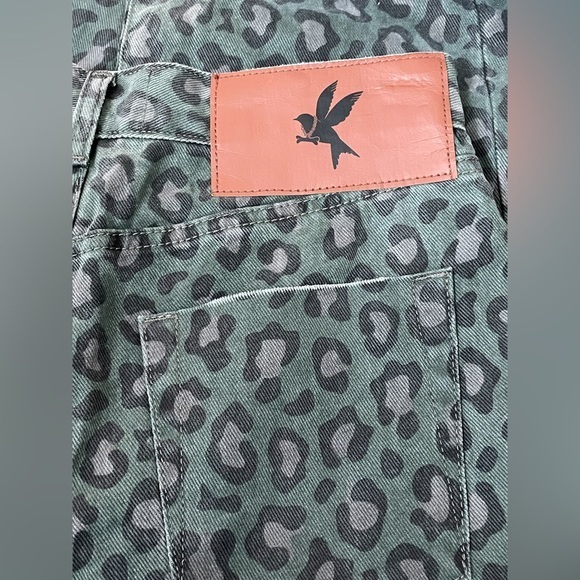 One by One Teaspoon Bandits Leopard Jeans Size 24 NWT - Picture 5 of 6